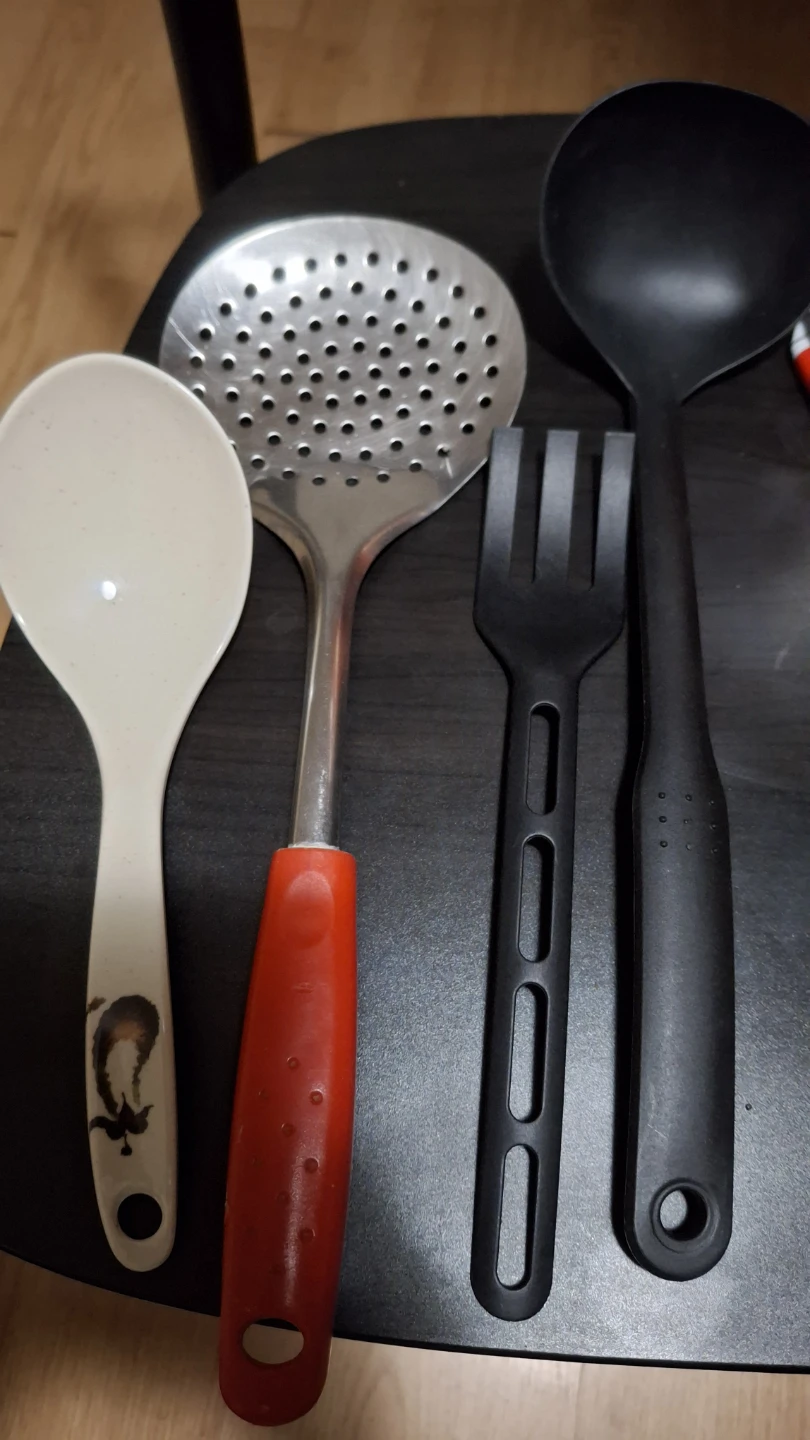 Set of 4 Kitchen Utensils
