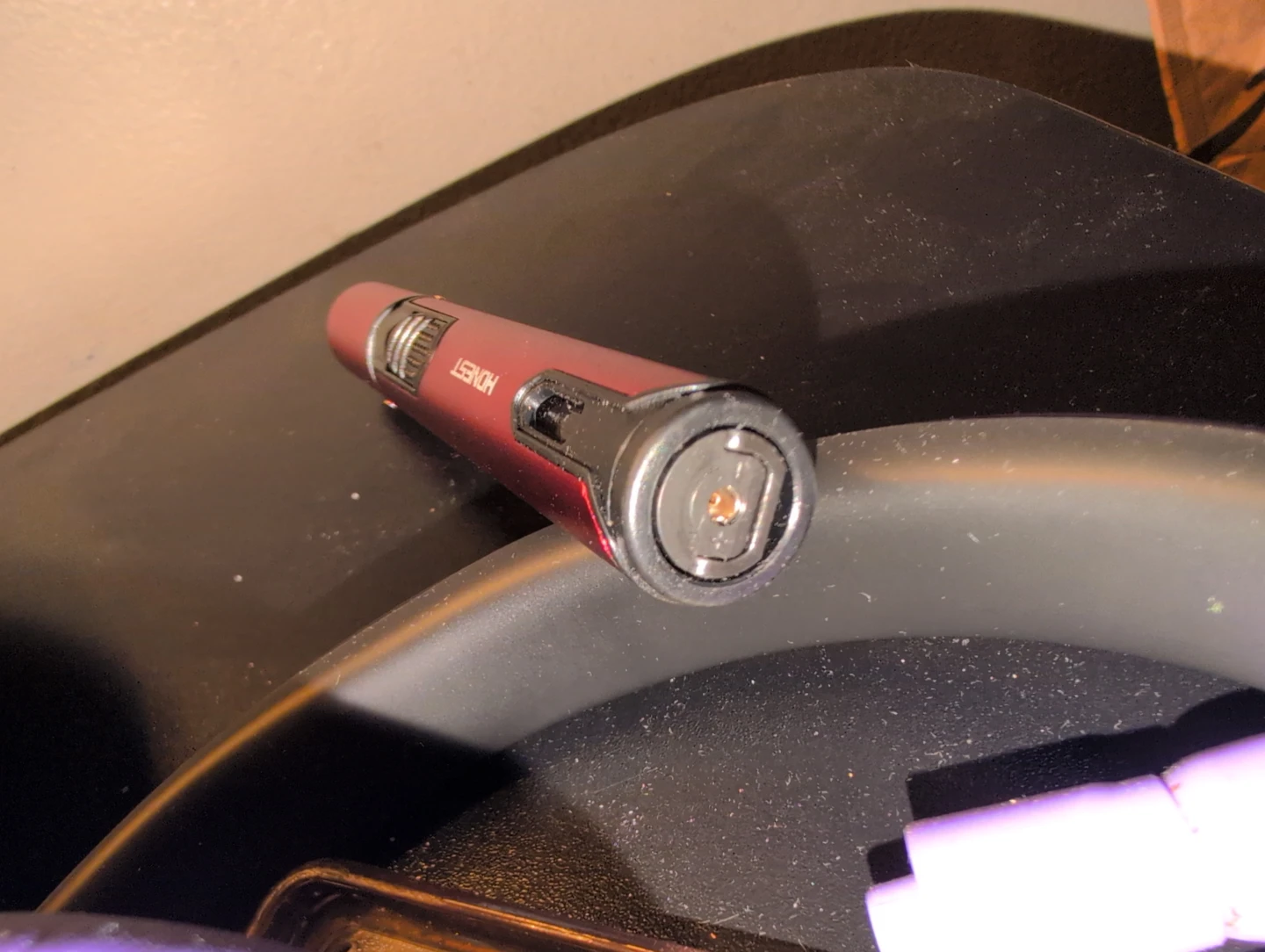 Honest Plasma Lighter Red - photo 3