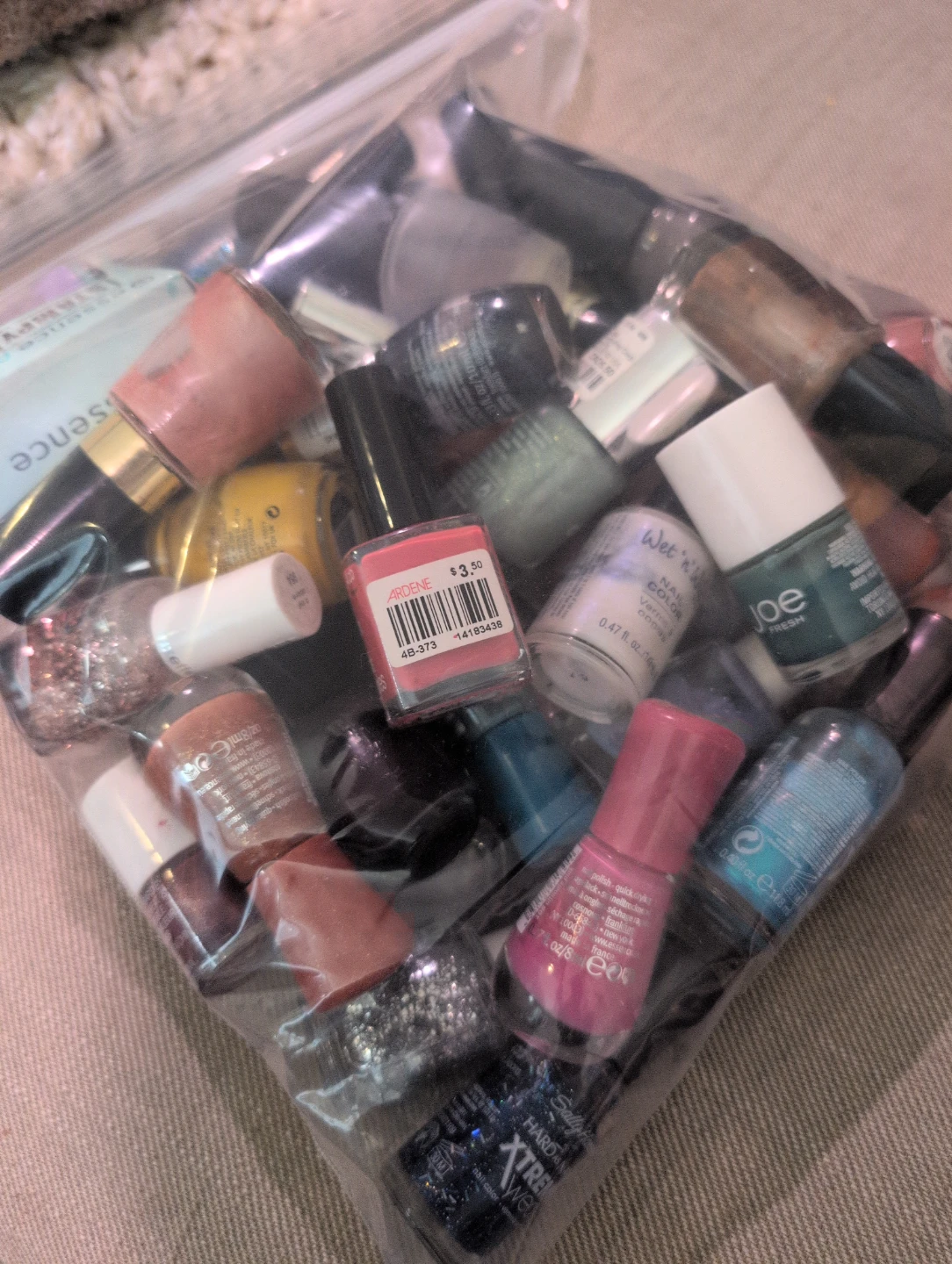 Assorted Nail Polish Bottles - photo 2