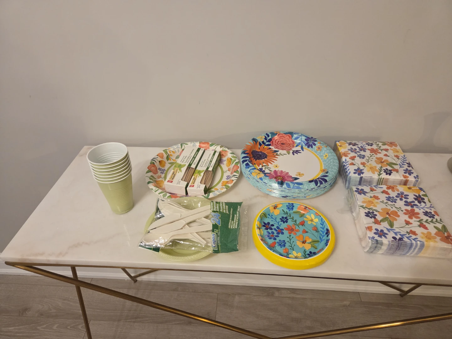 Party Serving & Dinnerware set