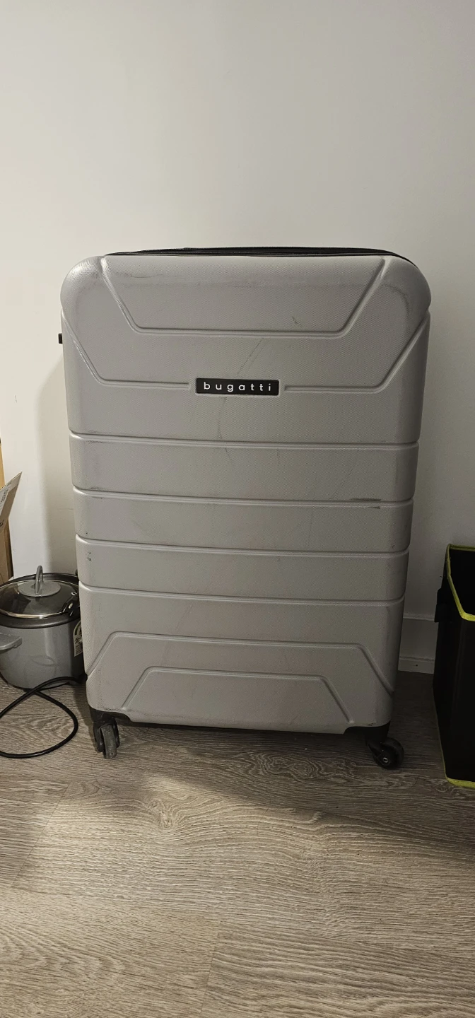 Bugatti Grey Hardshell Luggage (BROKEN)