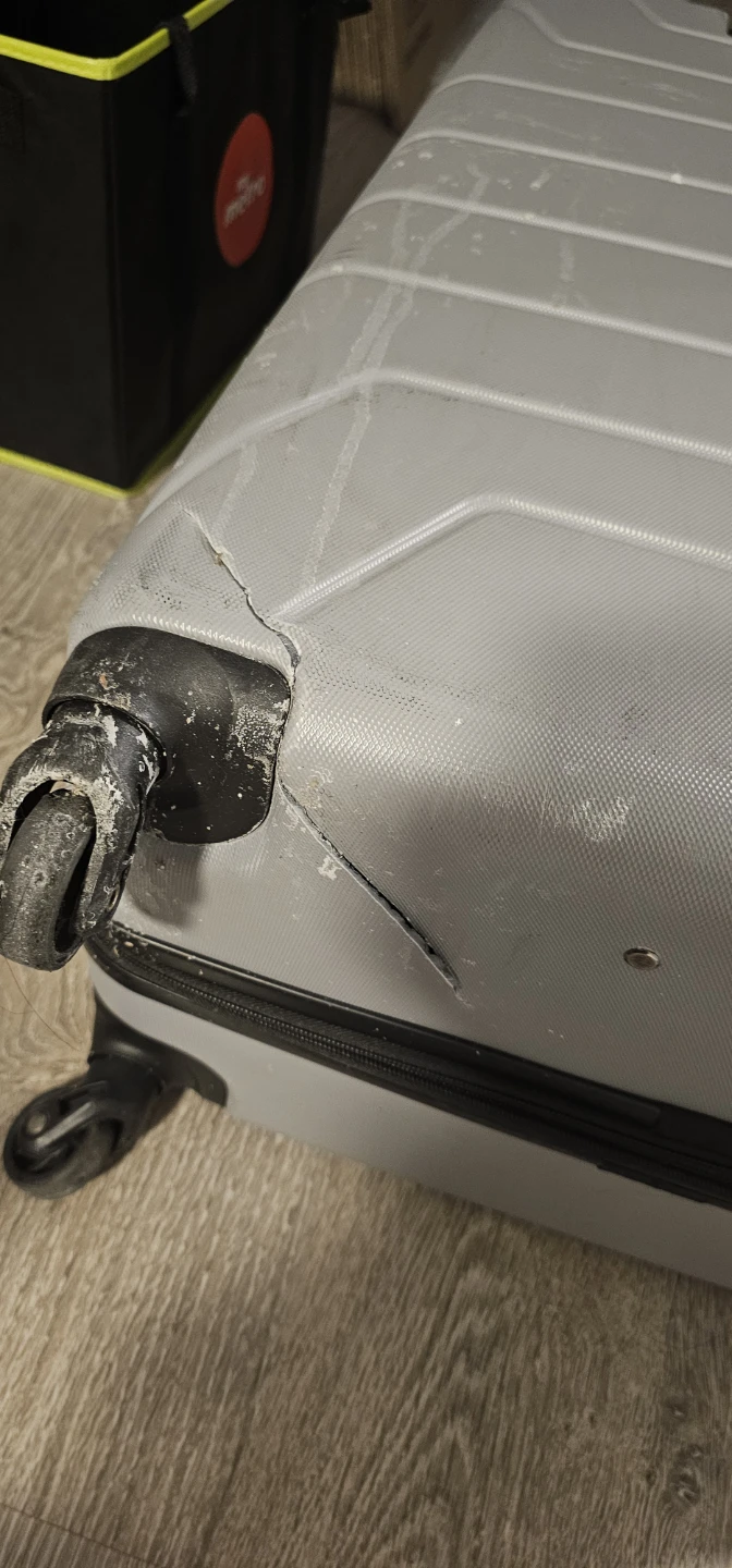 Bugatti Grey Hardshell Luggage (BROKEN) - photo 2