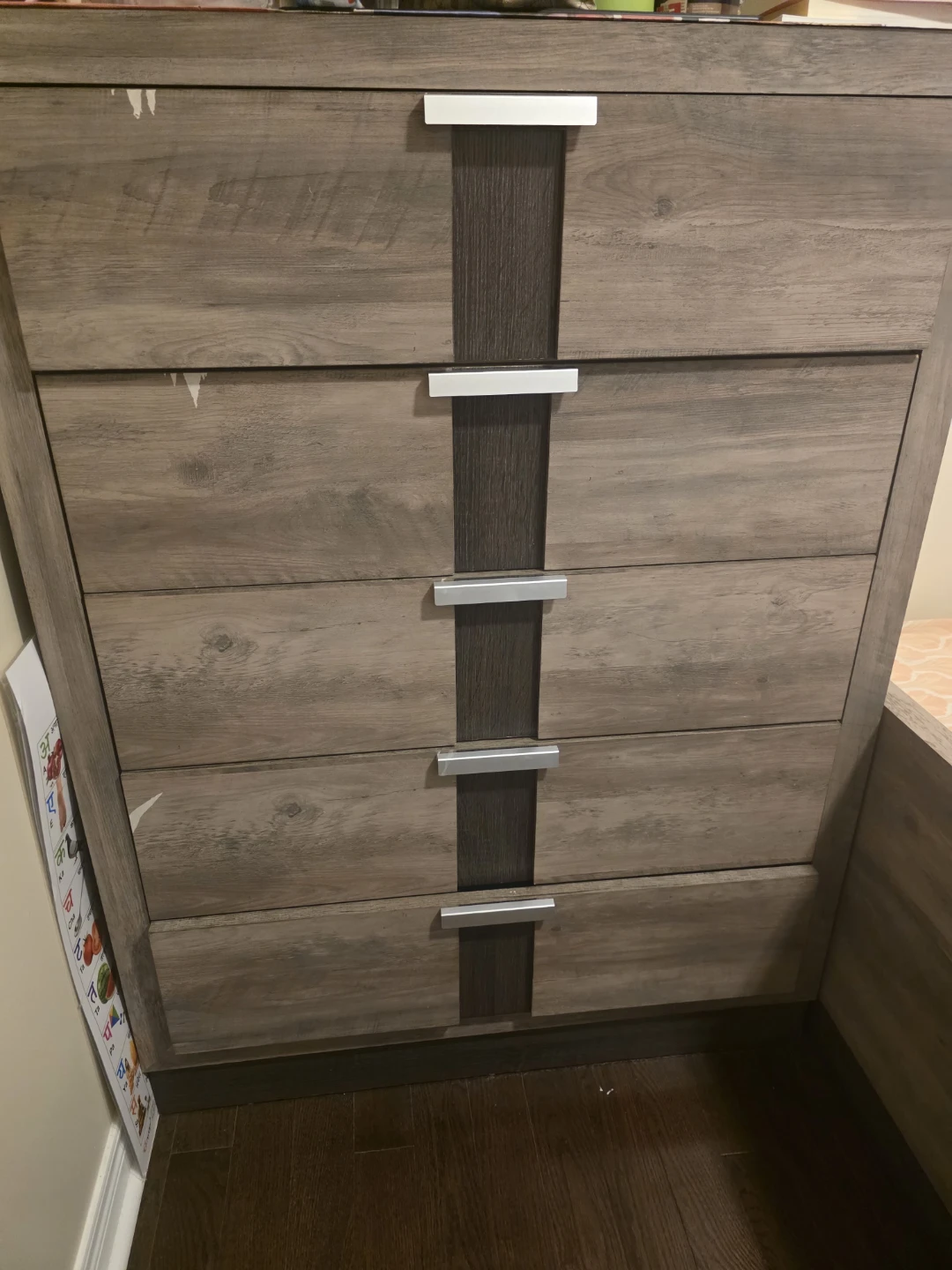 Complete Queen Bed Set with Dresser & 2 night tables - photo 2
