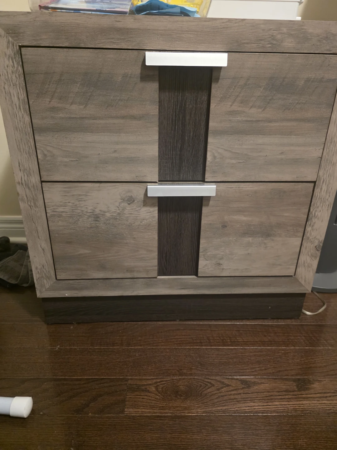 Complete Queen Bed Set with Dresser & 2 night tables - photo 4