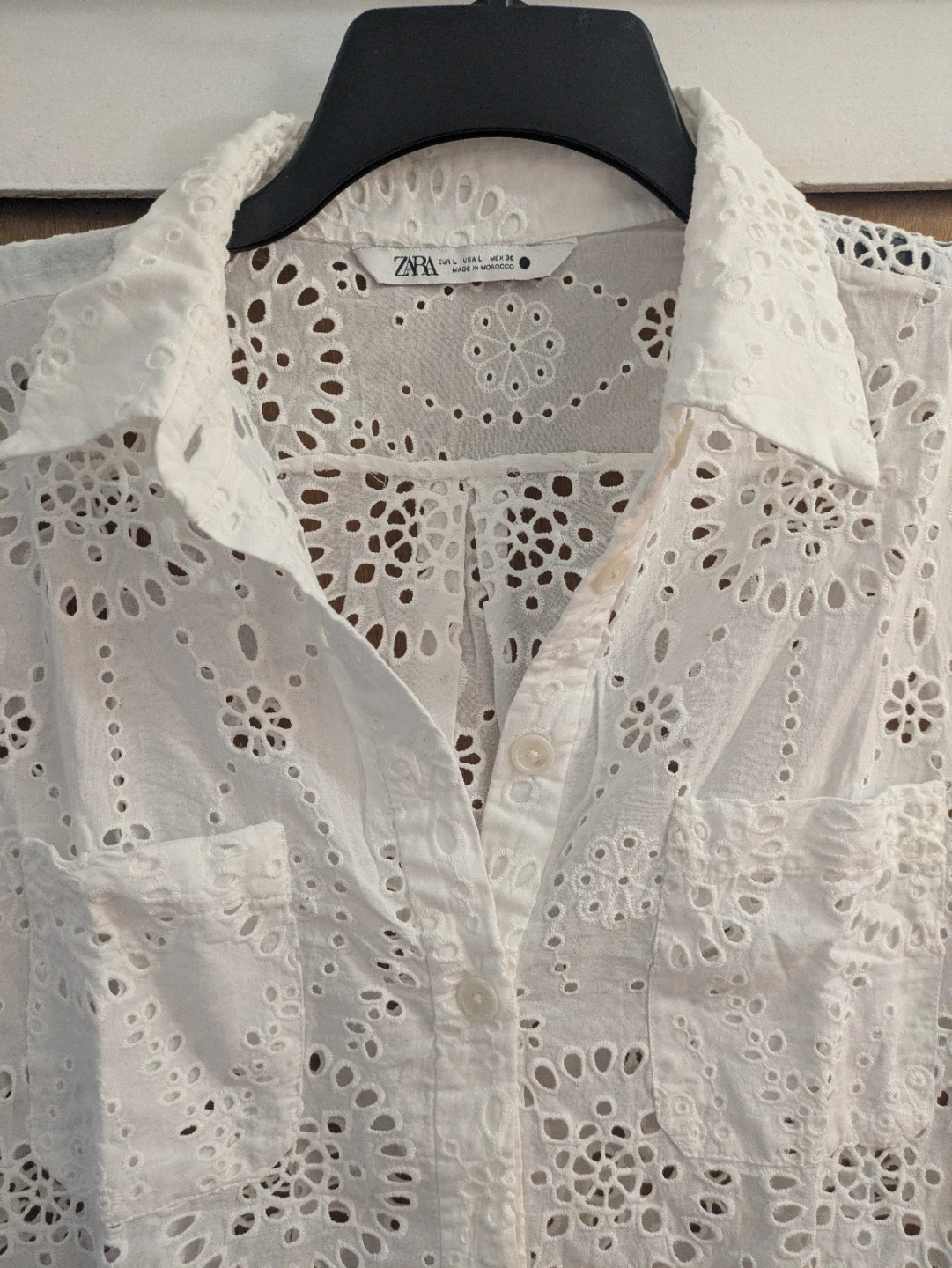 ZARA White Eyelet Short Sleeve Button-Up Shirt - Large