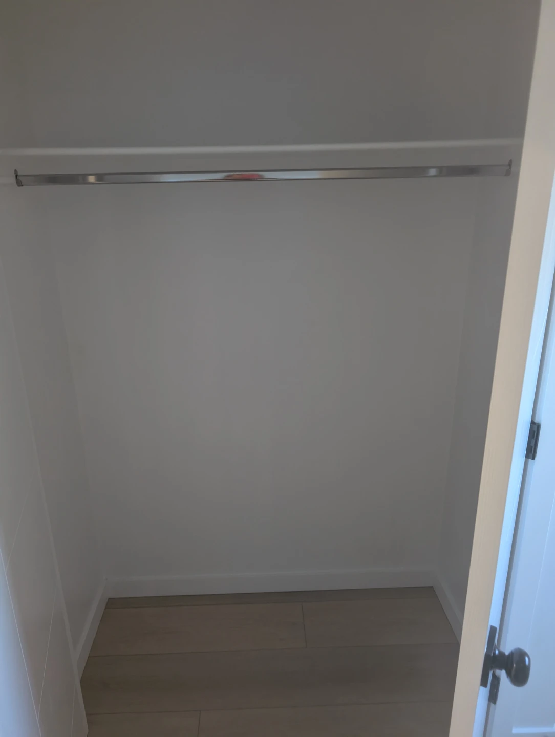 Private room for rent in two bedroom townhouse - photo 2