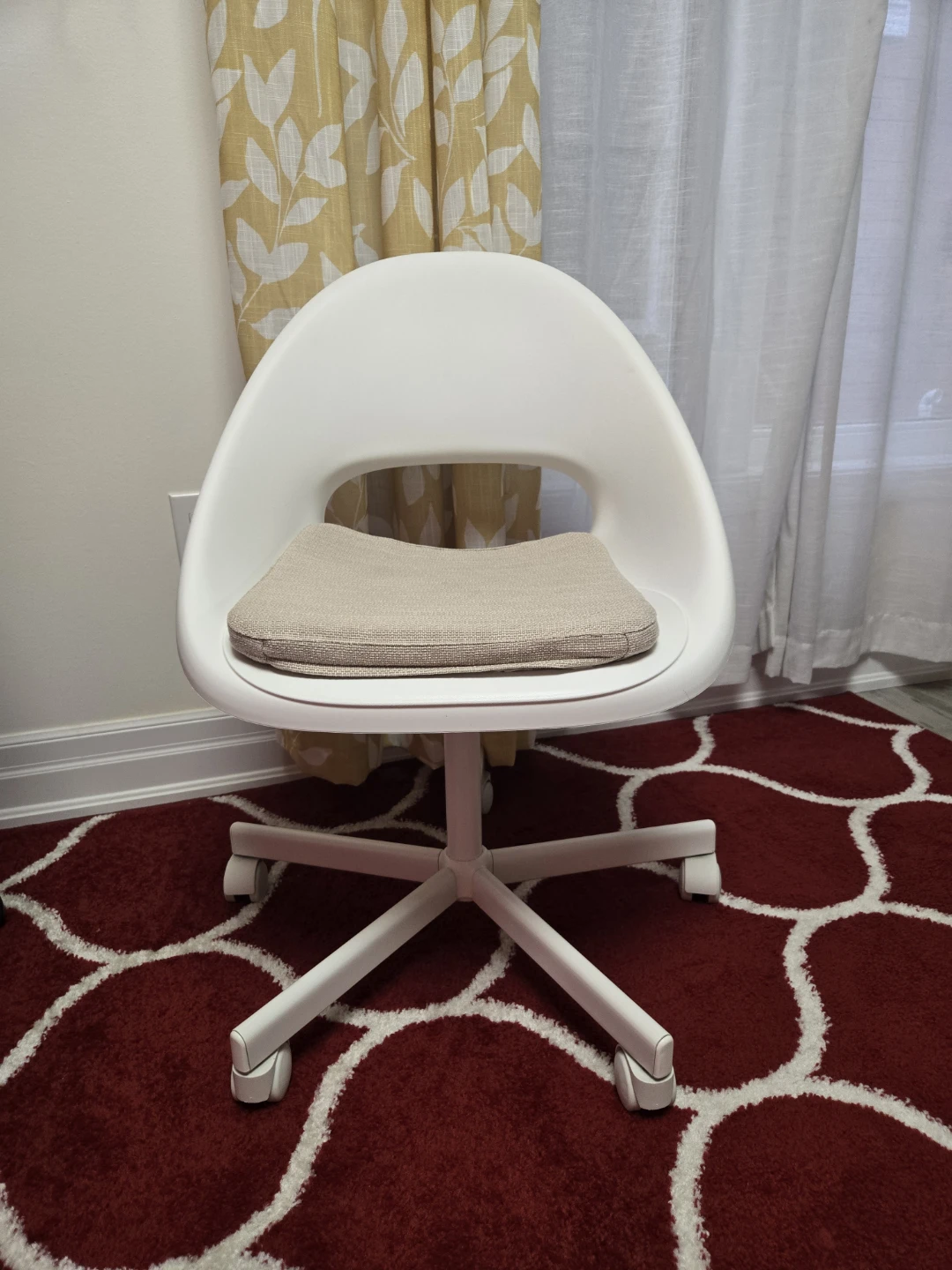 White Swivel Office Chair with Cushioned Seat