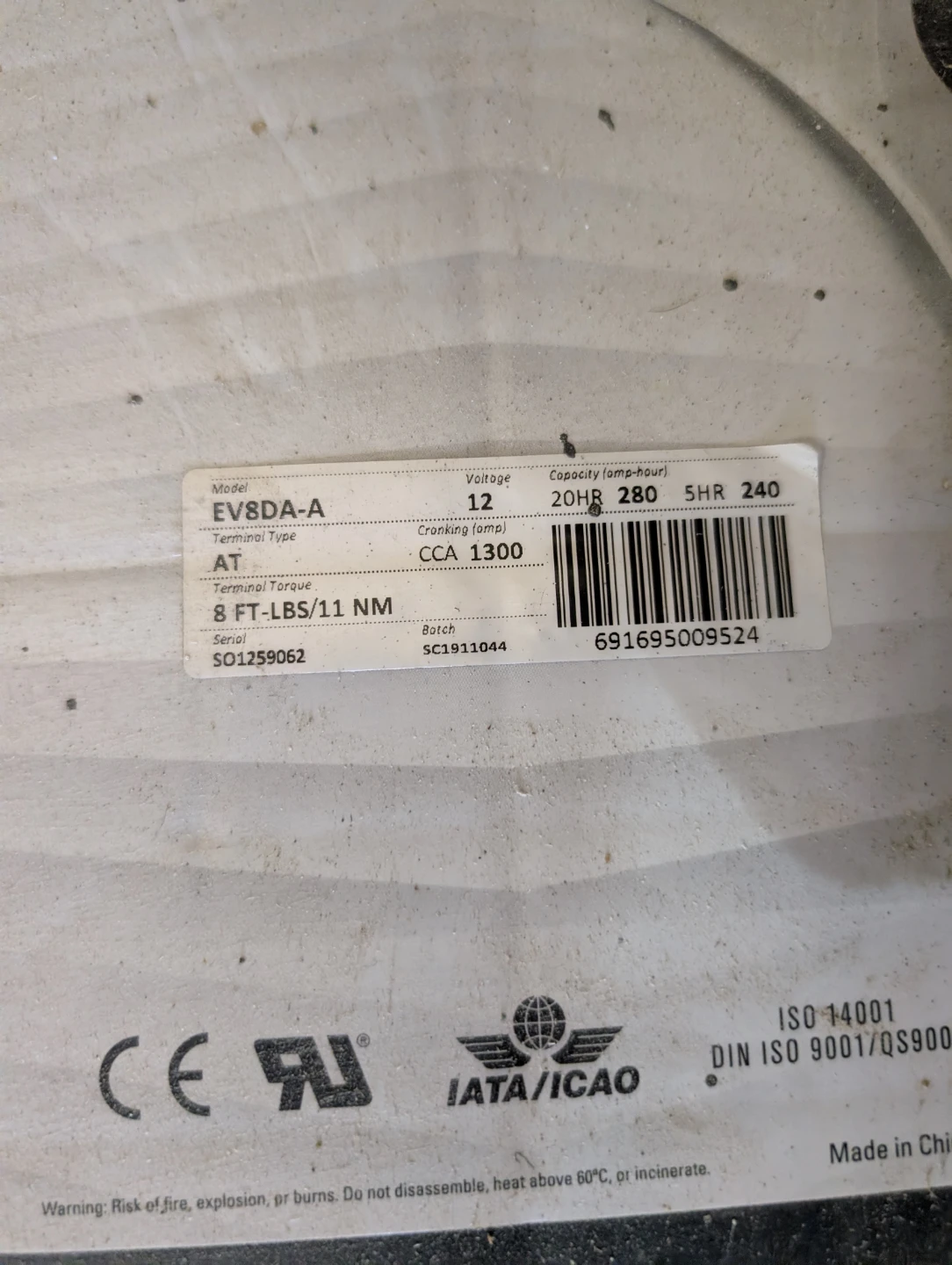 Dry cell RV battery like new - photo 2