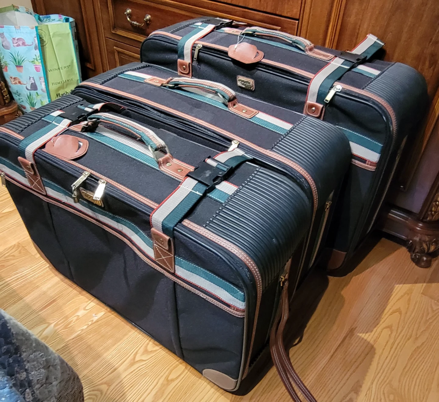 Set of 3 Vintage Luggage Suitcases