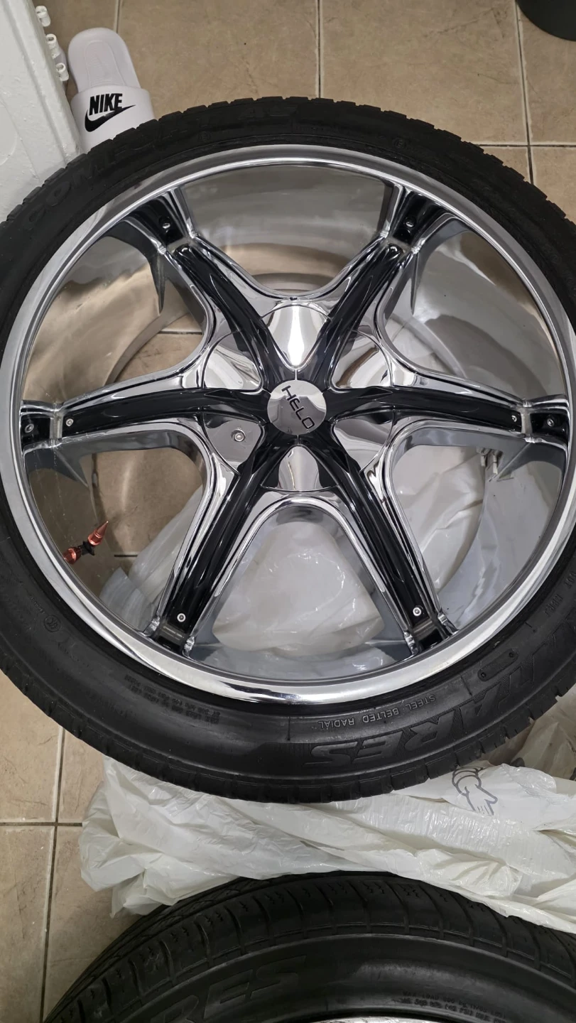 Helo 235/45ZR20 100W Comfort AS Tires with Chrome Rims - photo 5