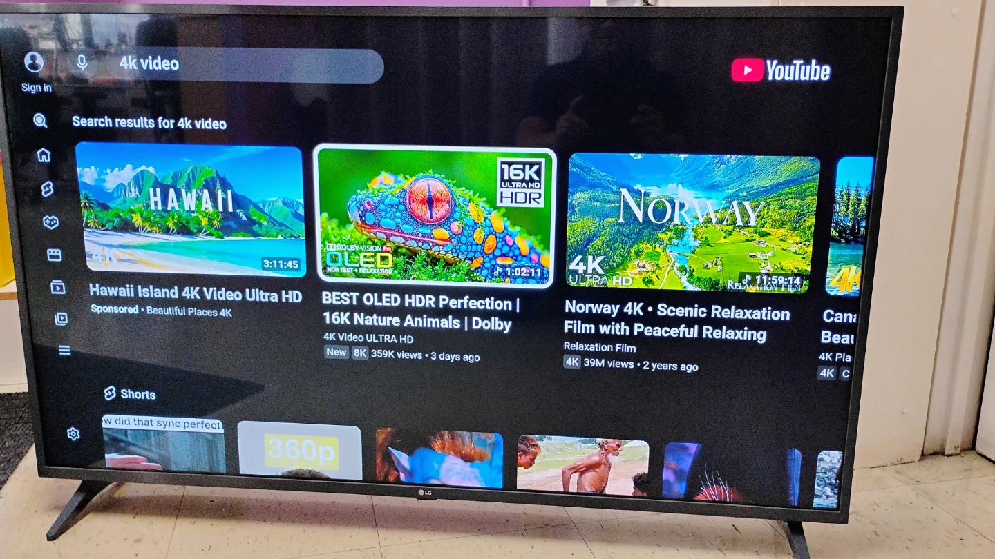 LG 55" 55UM7300 4K UHD Smart TV - photo 3