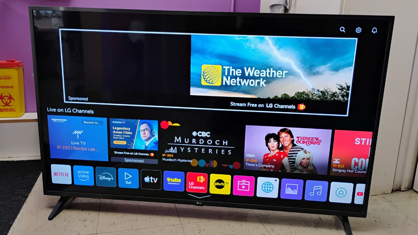 LG 55" 55UM7300 4K UHD Smart TV - photo 4