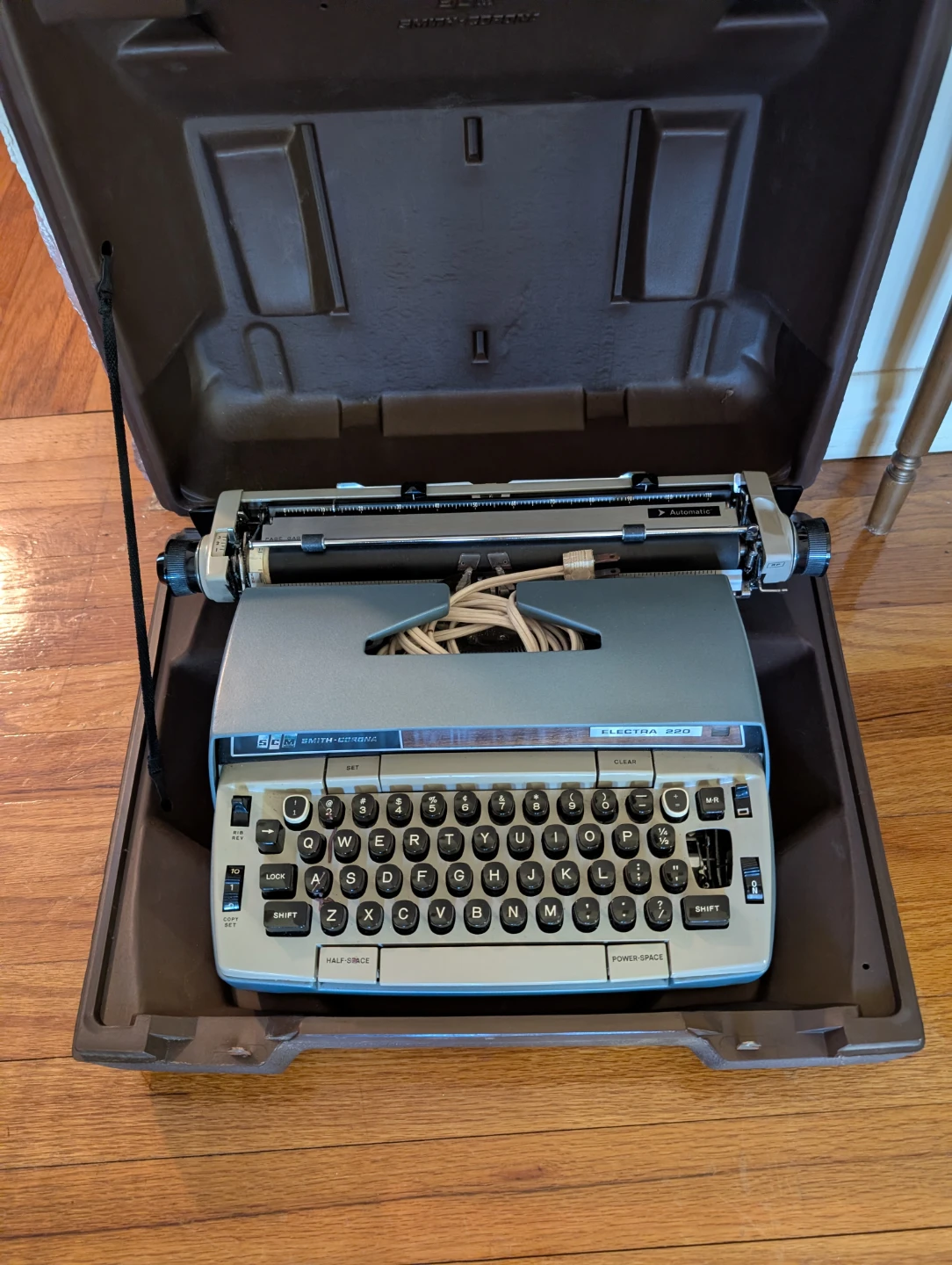 Smith-Corona Electra 220 Electric Typewriter with Case