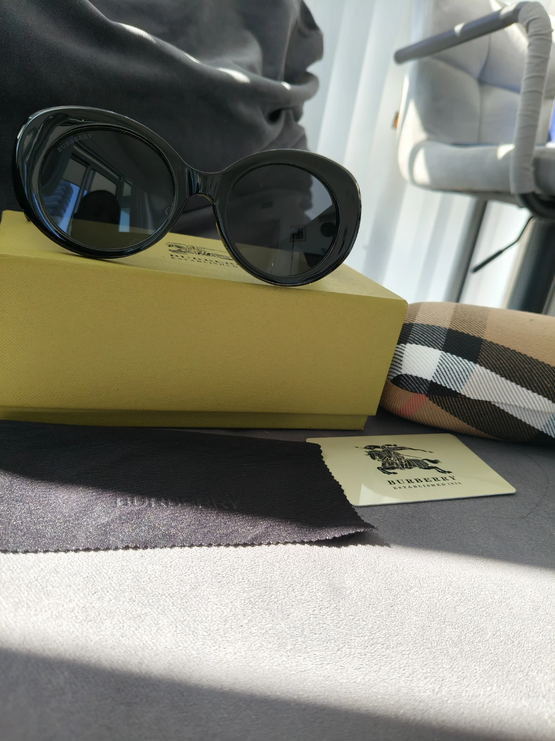 Burberry Black Oval Sunglasses - photo 3