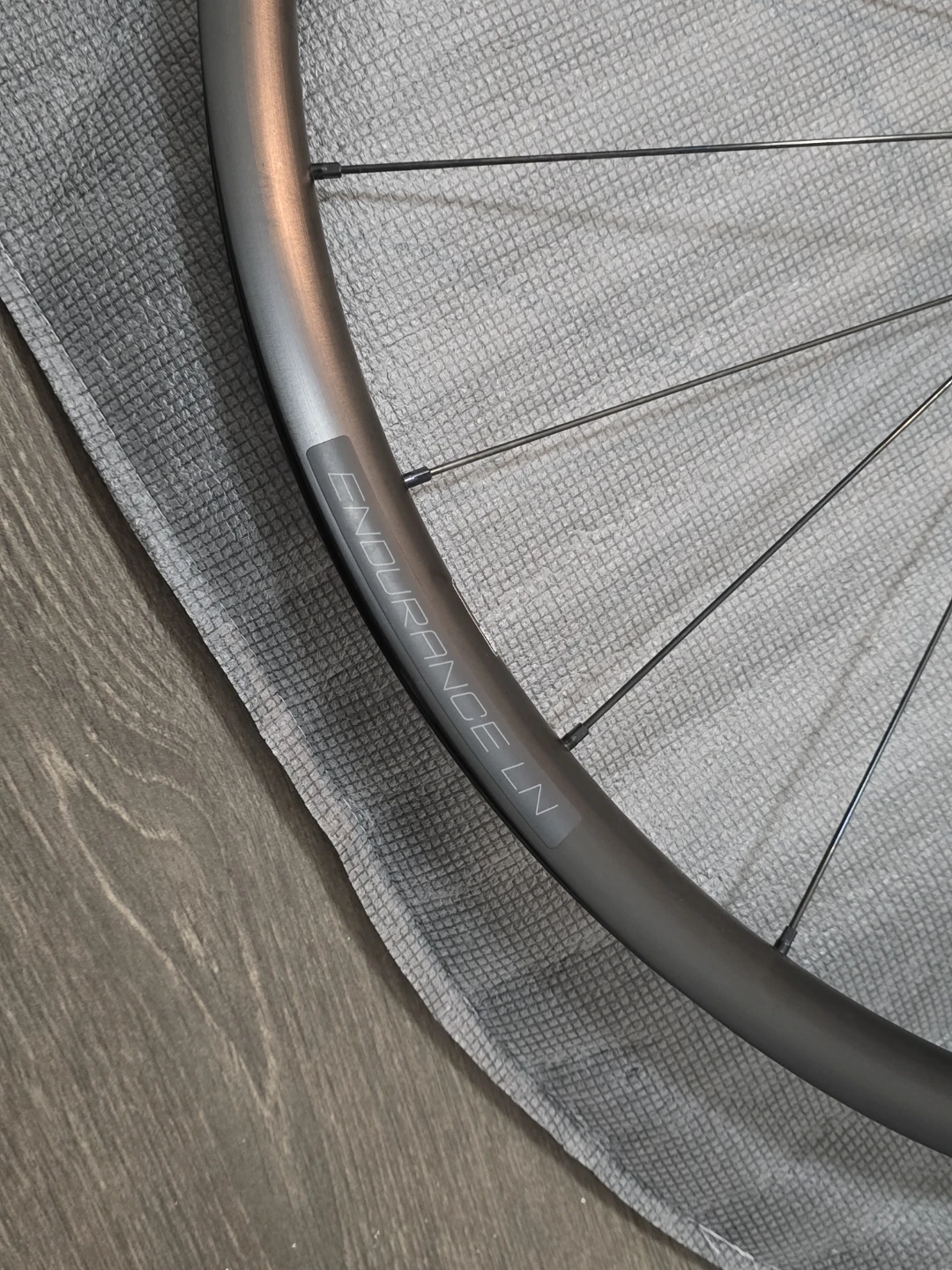 DT Swiss Endurance LN Disc Wheelset - 700c - photo 2