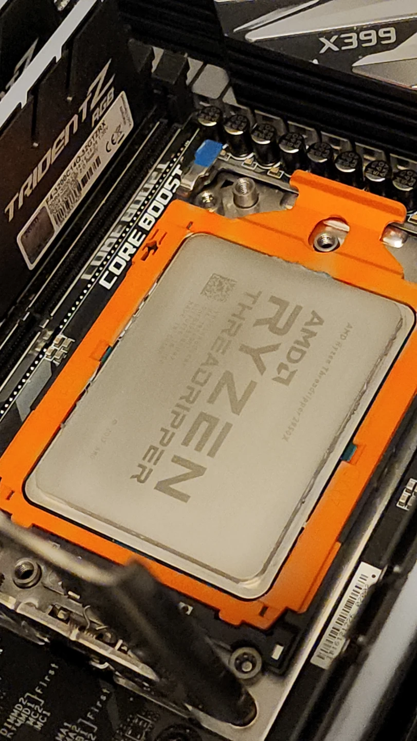 AMD Ryzen Threadripper 2950x 16 core CPU (working video below)