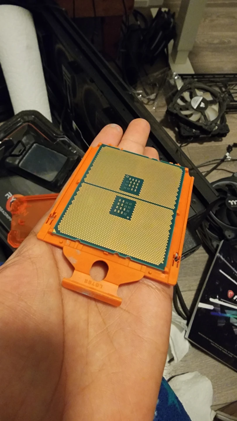 AMD Ryzen Threadripper 2950x 16 core CPU (working video below) - photo 2