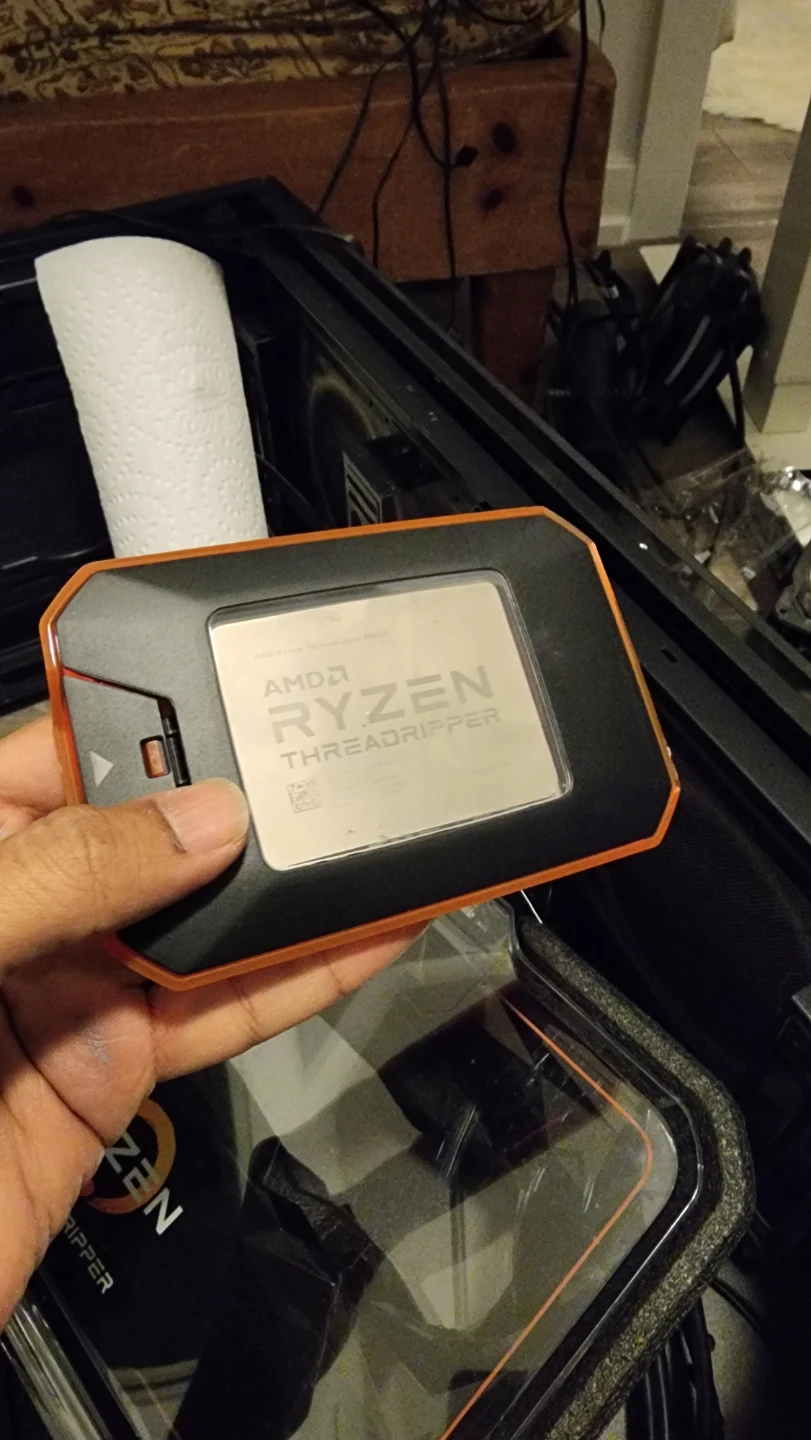 AMD Ryzen Threadripper 2950x 16 core CPU (working video below) - photo 5