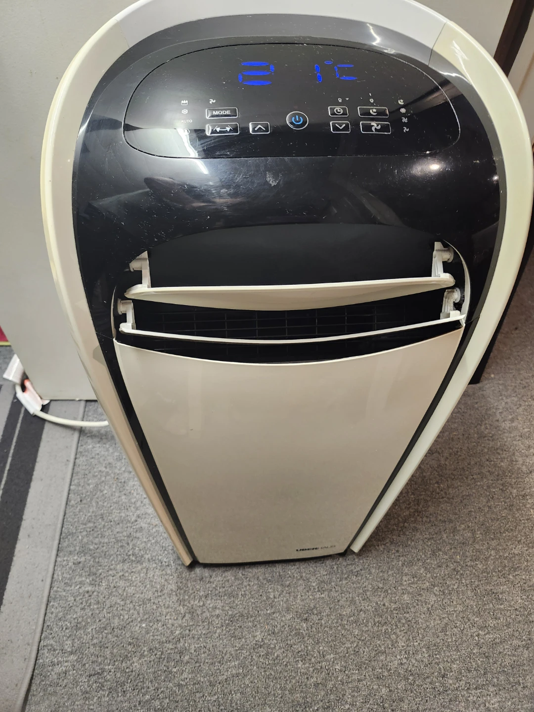 10000 BTU Portable Air Conditioner with hose and kit