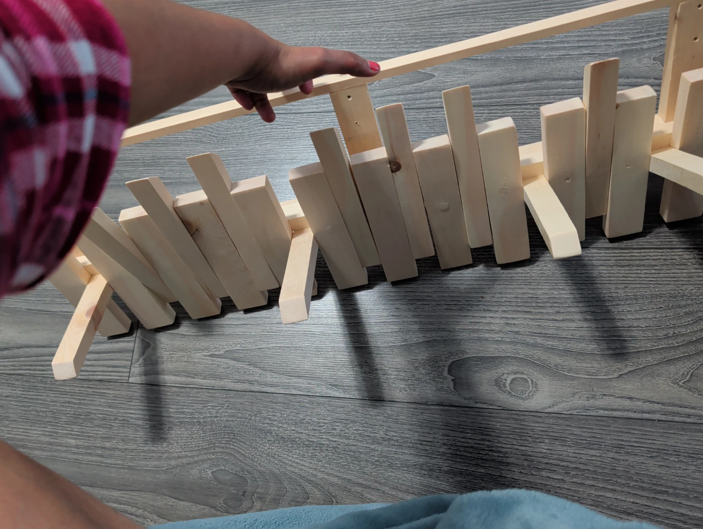 Wooden piano coat rack - photo 3