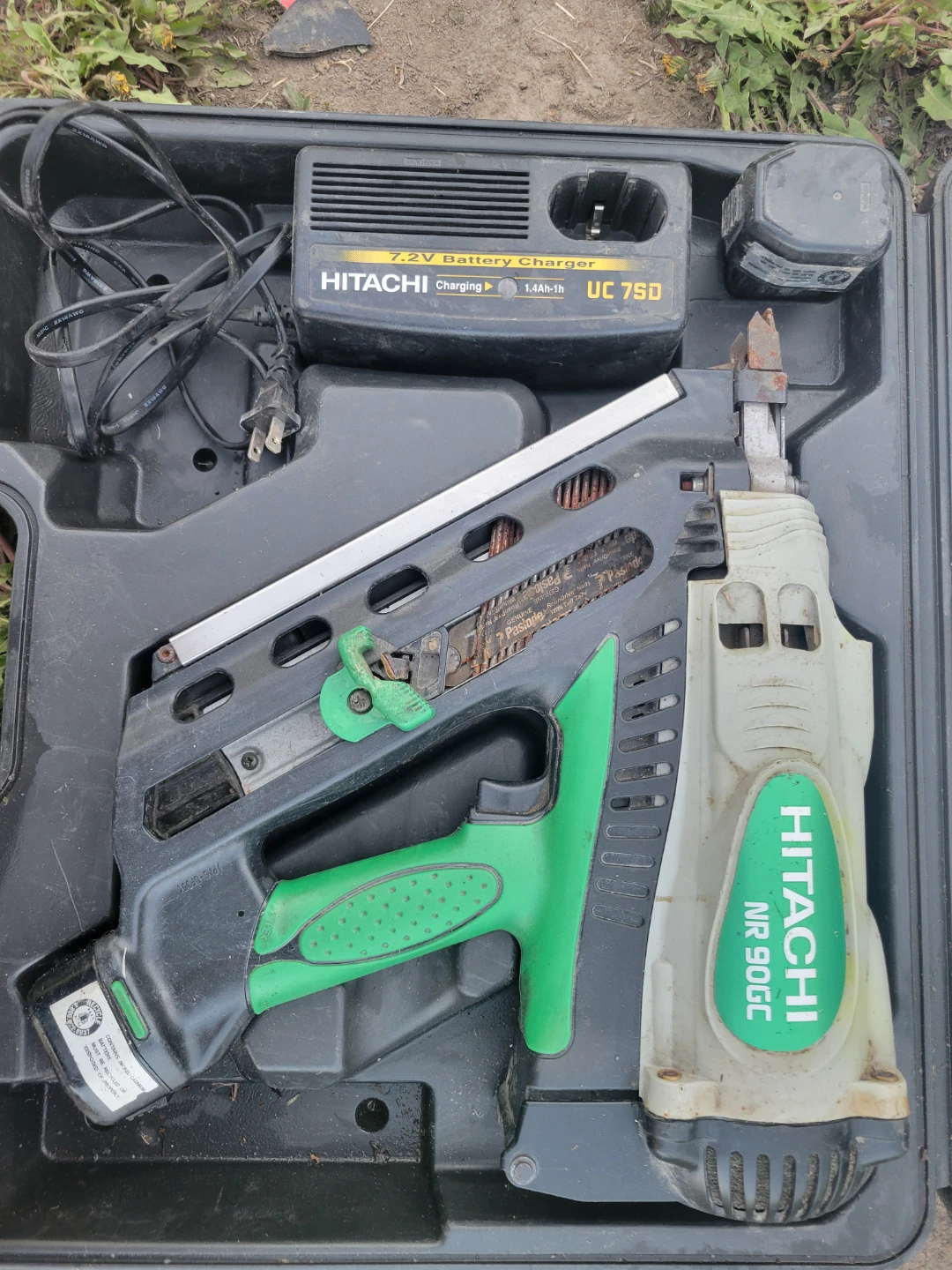 Hitachi NR90GC Gas Strip Nailer - photo 2