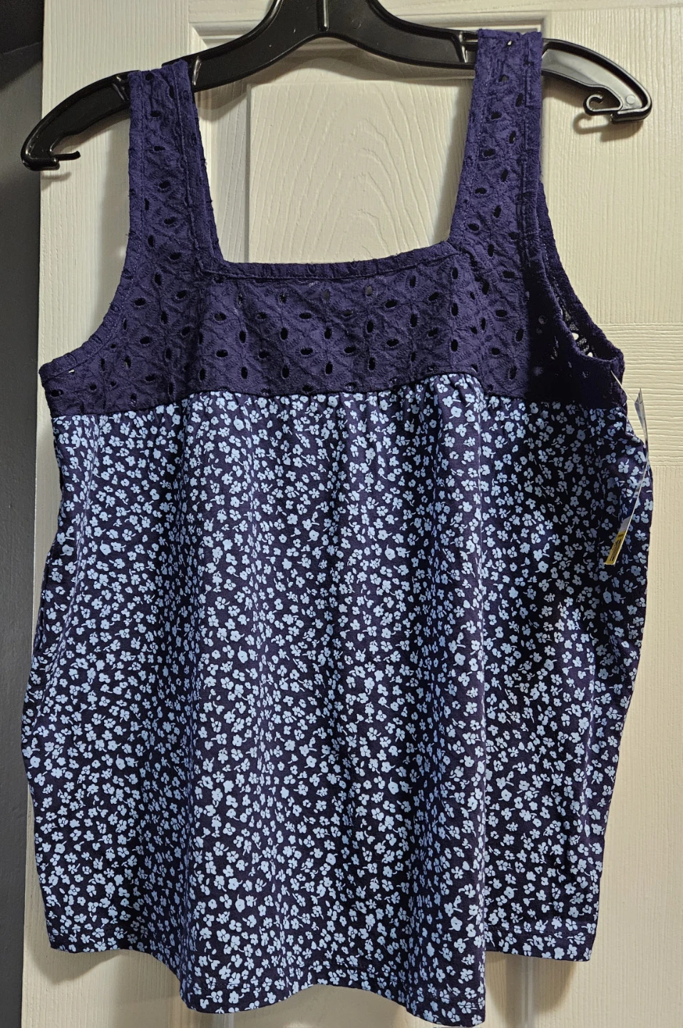mySTYLE Navy Floral Eyelet Tank Top M/M