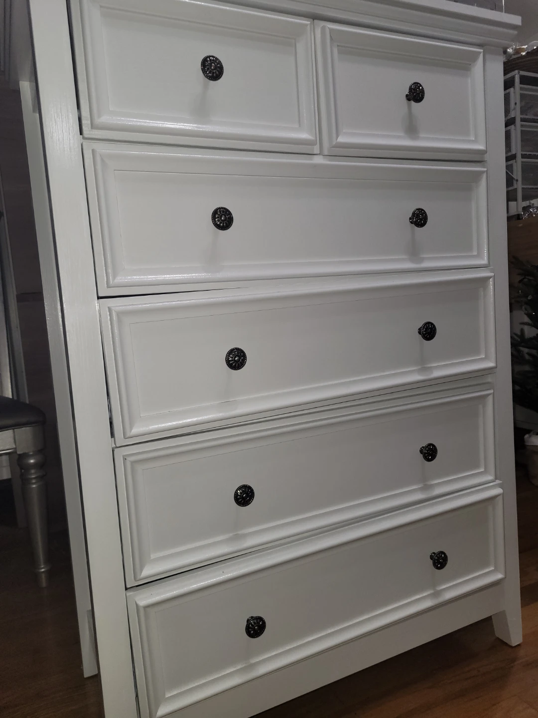 White 6-Drawer Dresser