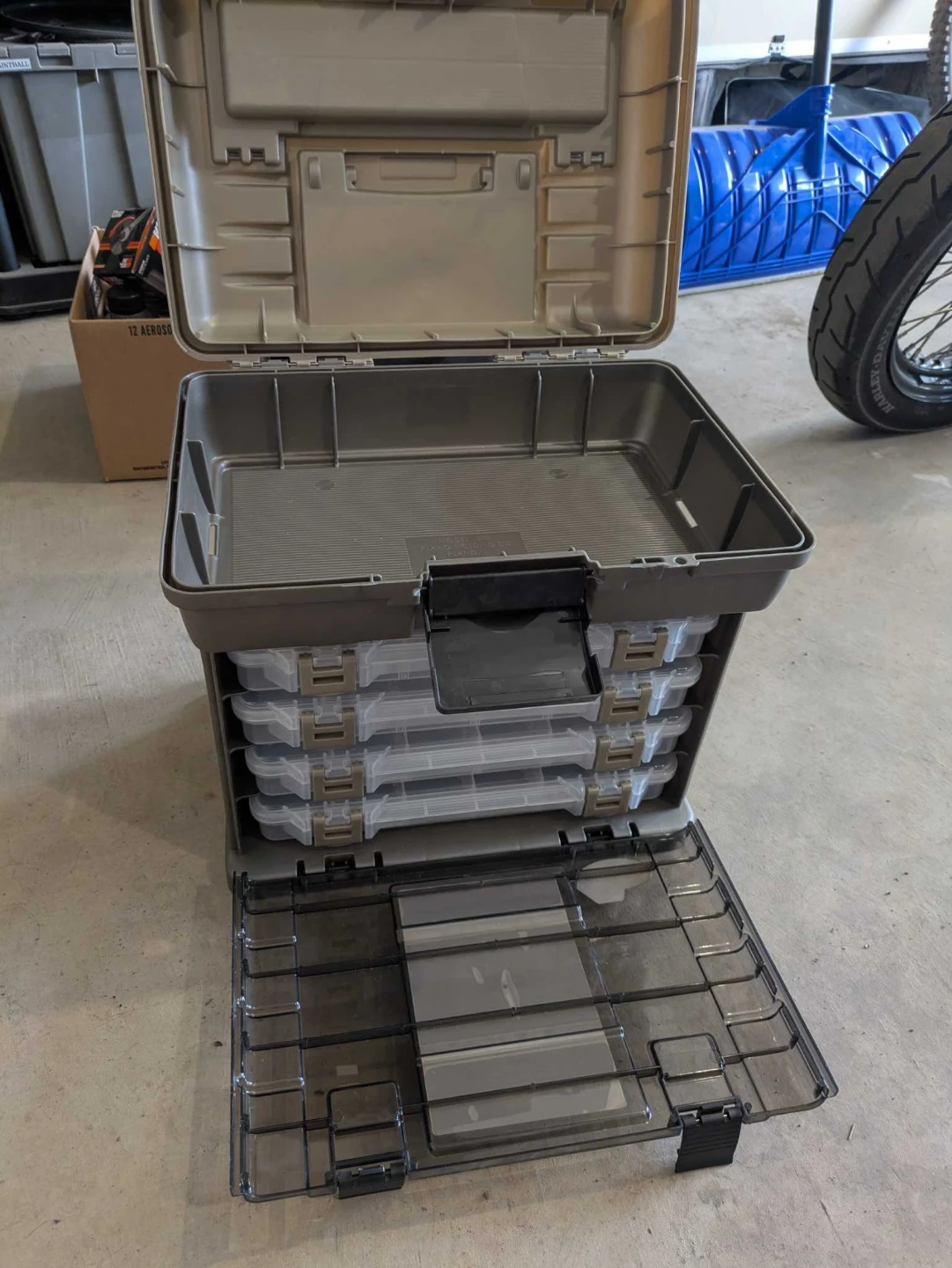 Tackle box (brand new) - photo 2