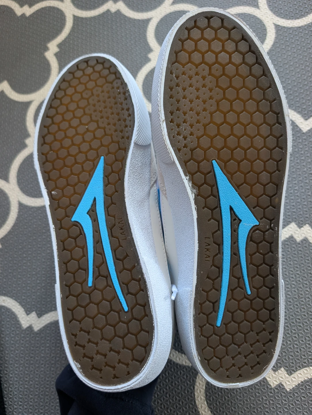 Lakai x Pacifico Cambridge white and cyan suede skate shoes. - photo 4