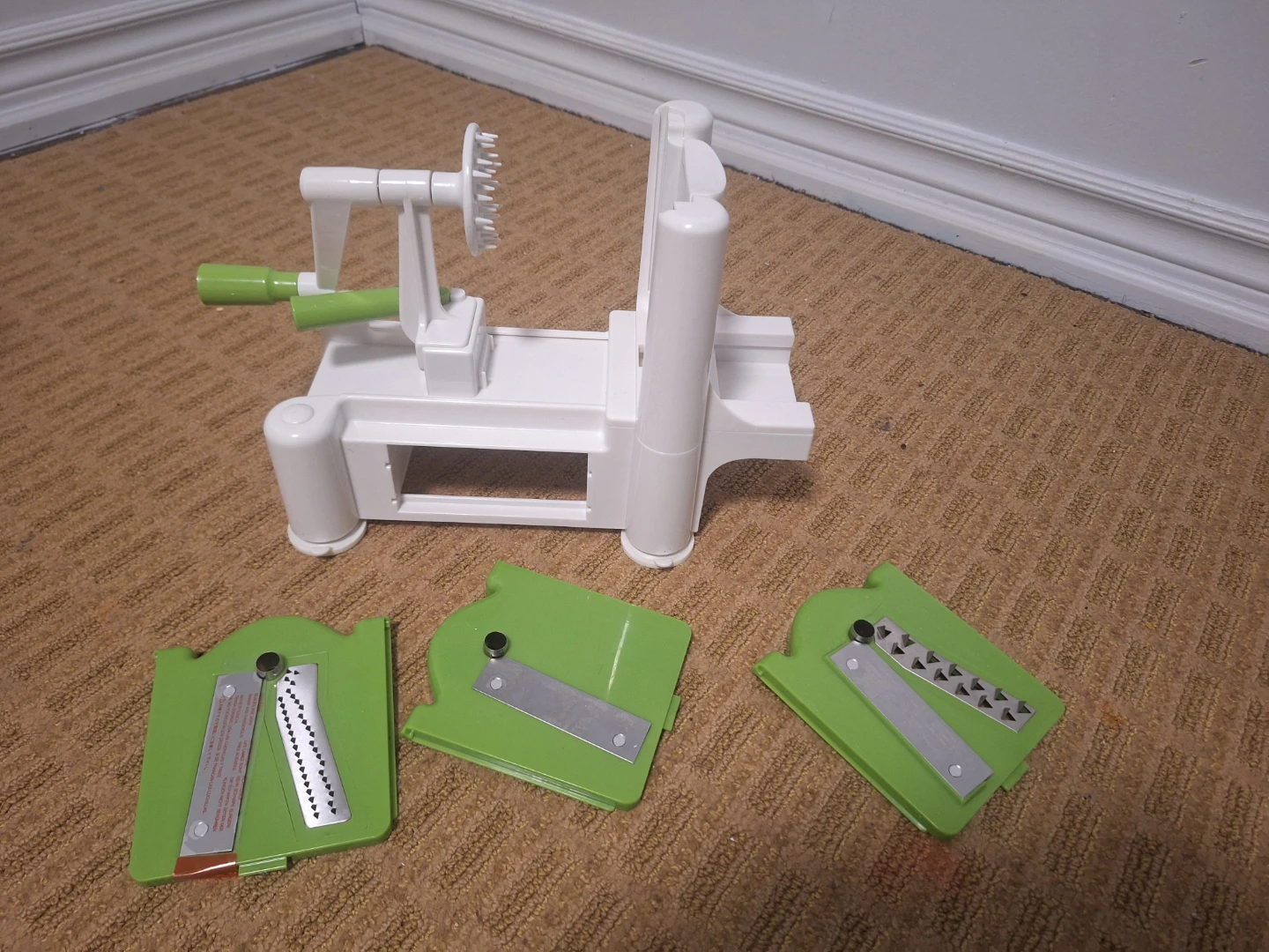 Vegetable Spiralizer with 3 Blades - photo 2