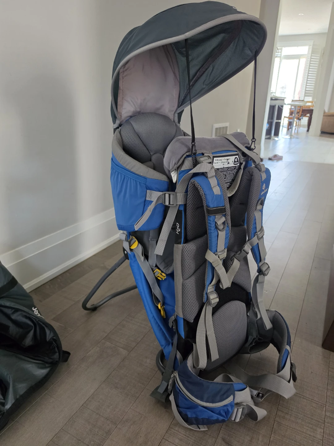 Deuter Child Carrier Backpack +sunshade + duffel bag - photo 2