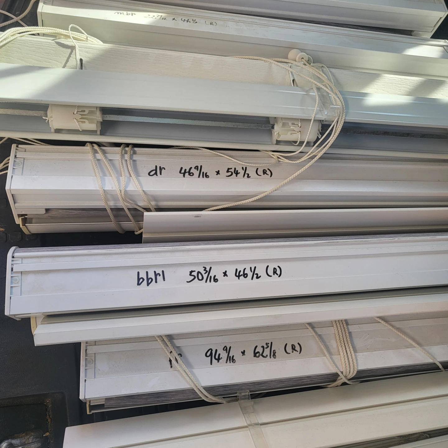 8 Assorted Window Blinds and Roller Shade - photo 4