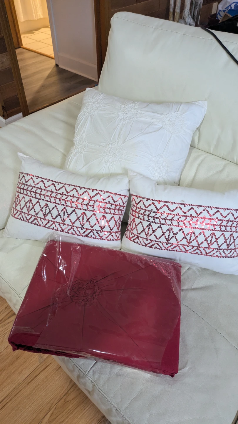 Stunning double cover with matching pillows