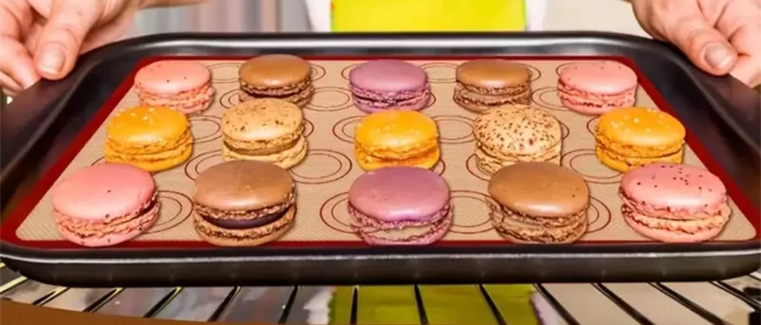 Silicone Baking Mat with Macaron Circles