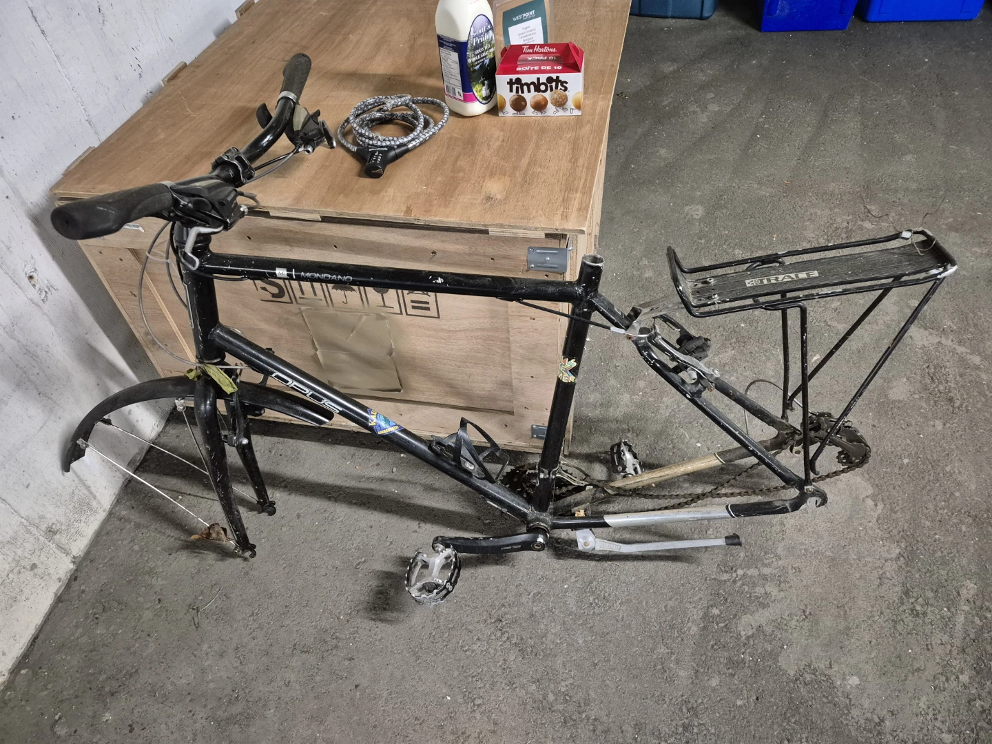 Black Mondano Bicycle Frame with Rear Rack