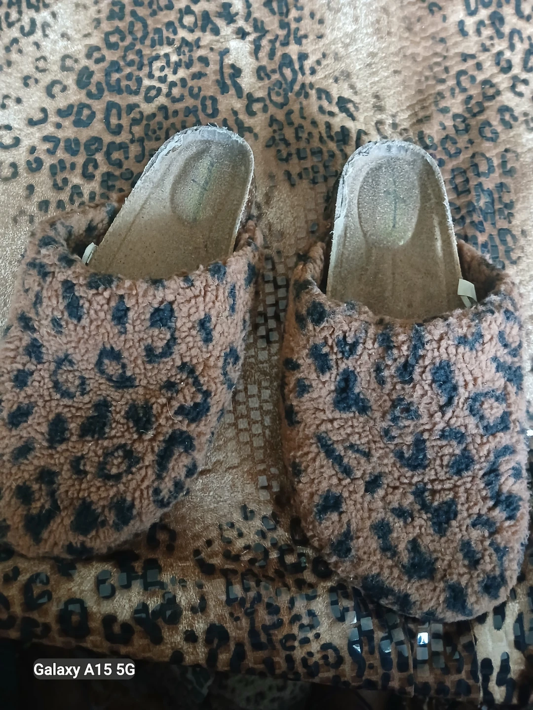 Cozy Leopard Print Fuzzy Slippers