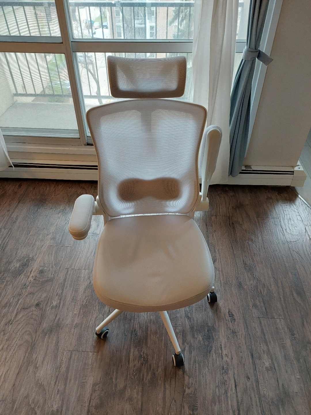 White Mesh Ergonomic Office Chair with Headrest - photo 3