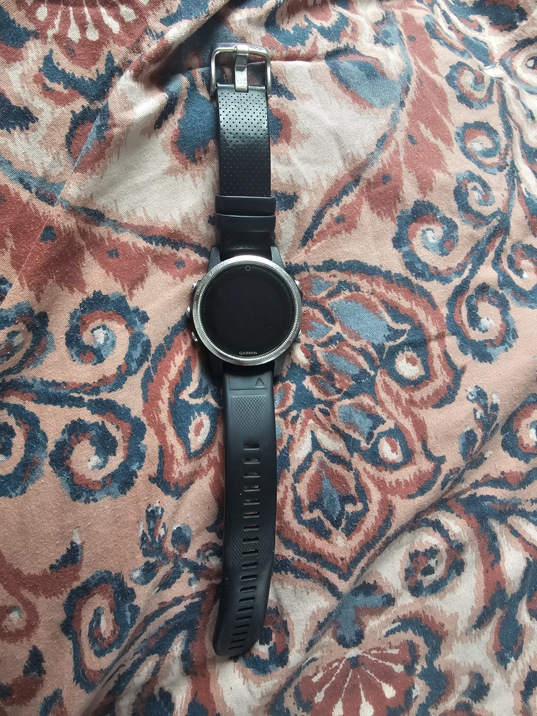 Garmin Fenix 5S ( needs repair )