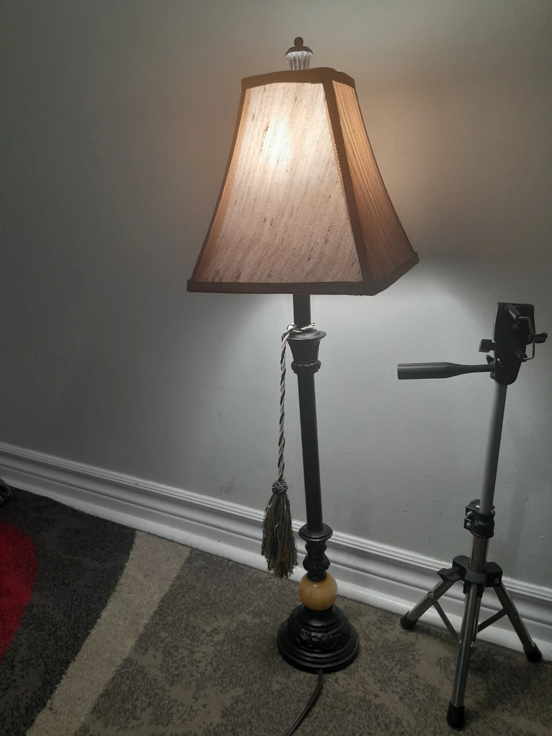 Table Lamp with Tassel - photo 2