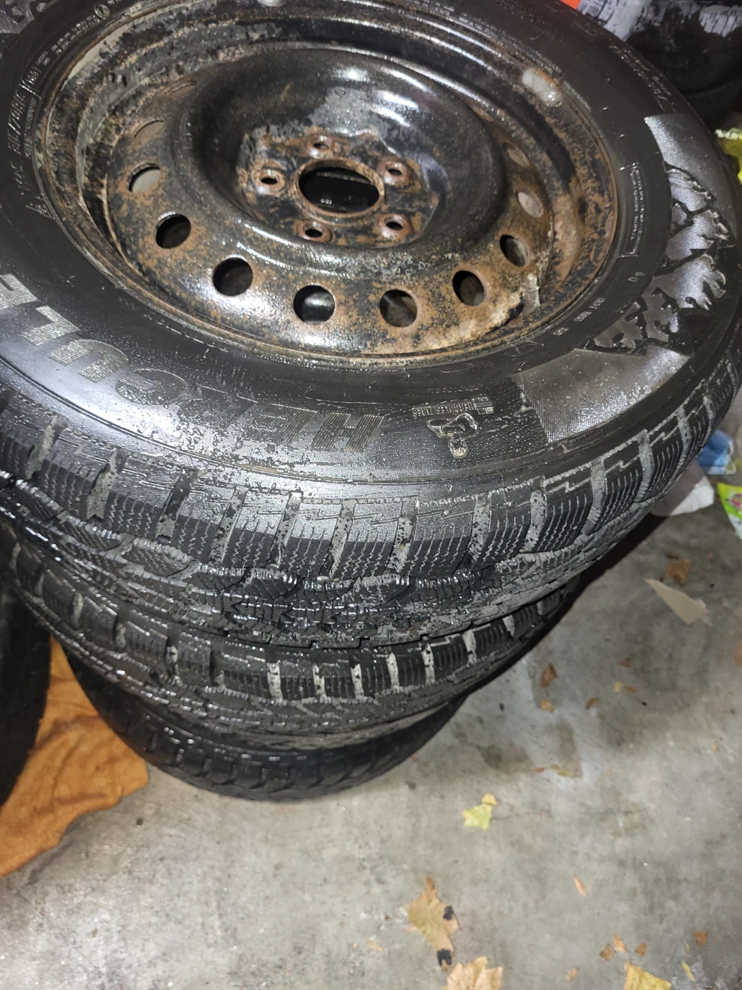 Set of 4 Winter Tires on Rims - photo 4