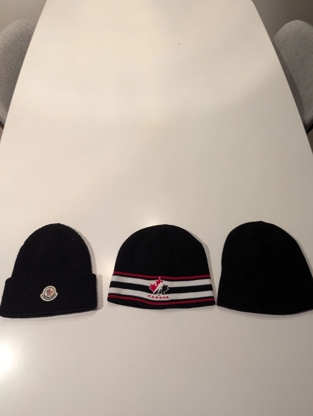 Moncler, Canada & Satyn Beanies - photo 2