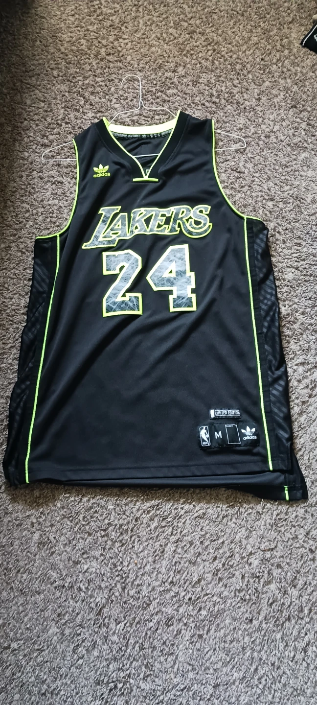 For sale a kobe bryant jersey