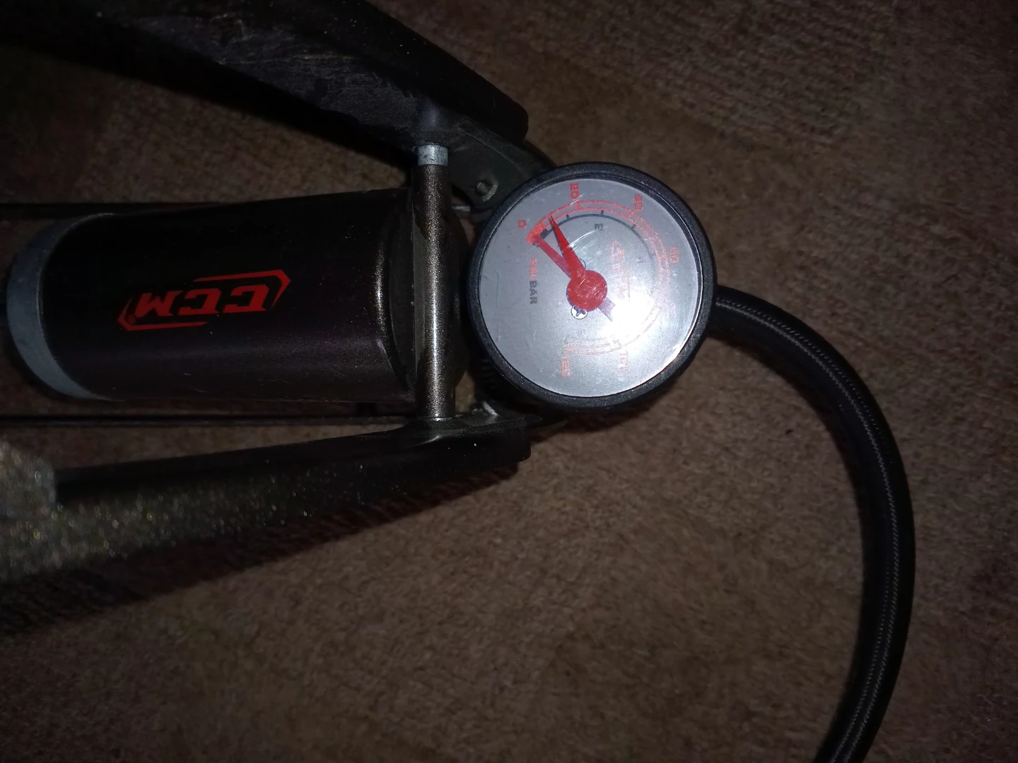 CCM Foot Pump with Gauge - photo 2