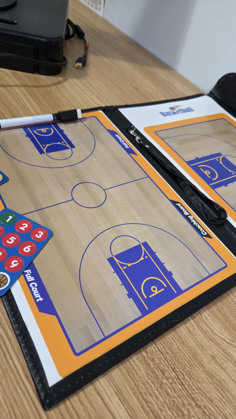 Basketball Coaching Board with Magnetic Pieces – Foldable *new - photo 3