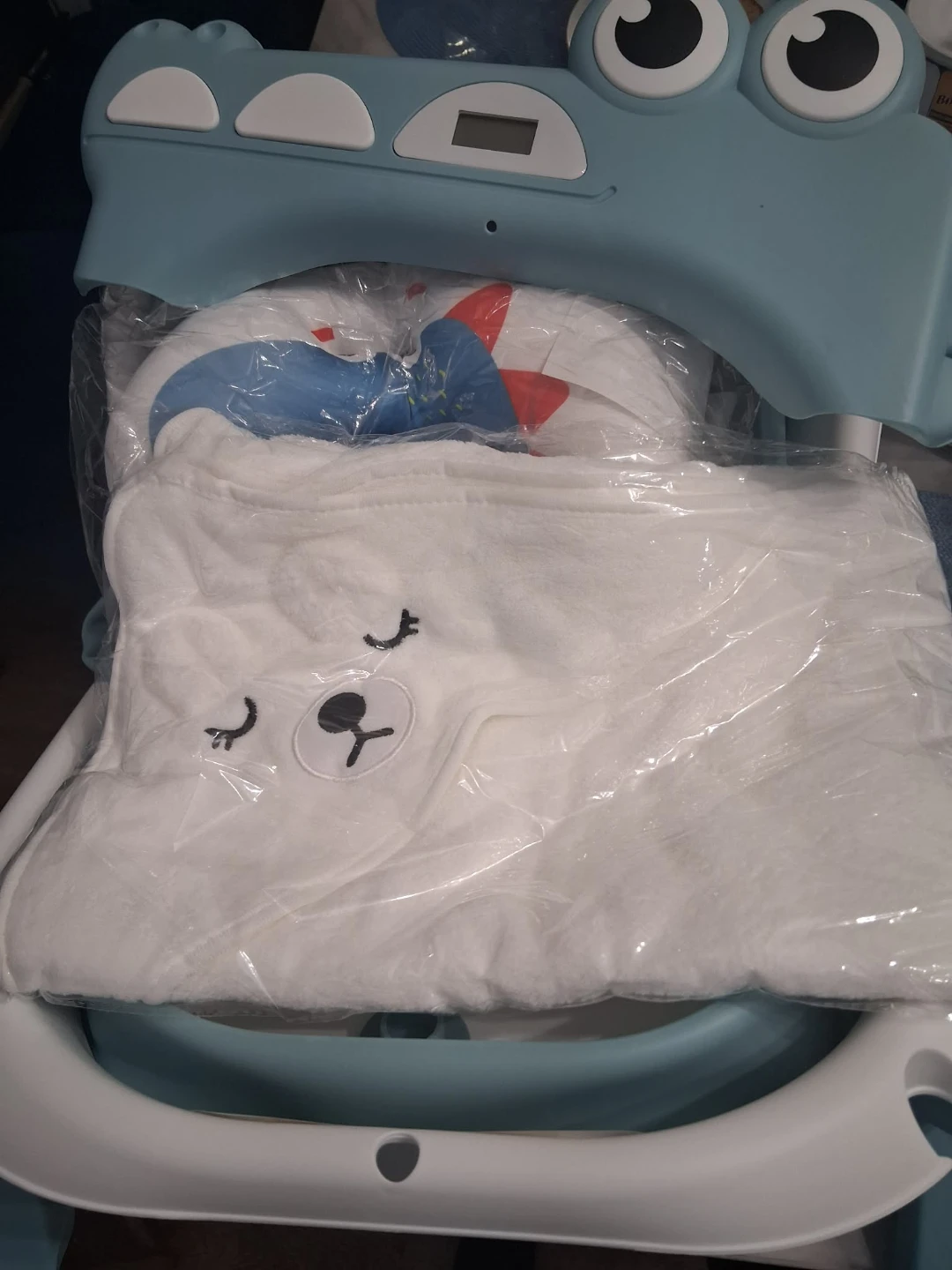 Blue Folding Baby Bathtub with Thermometer - photo 3