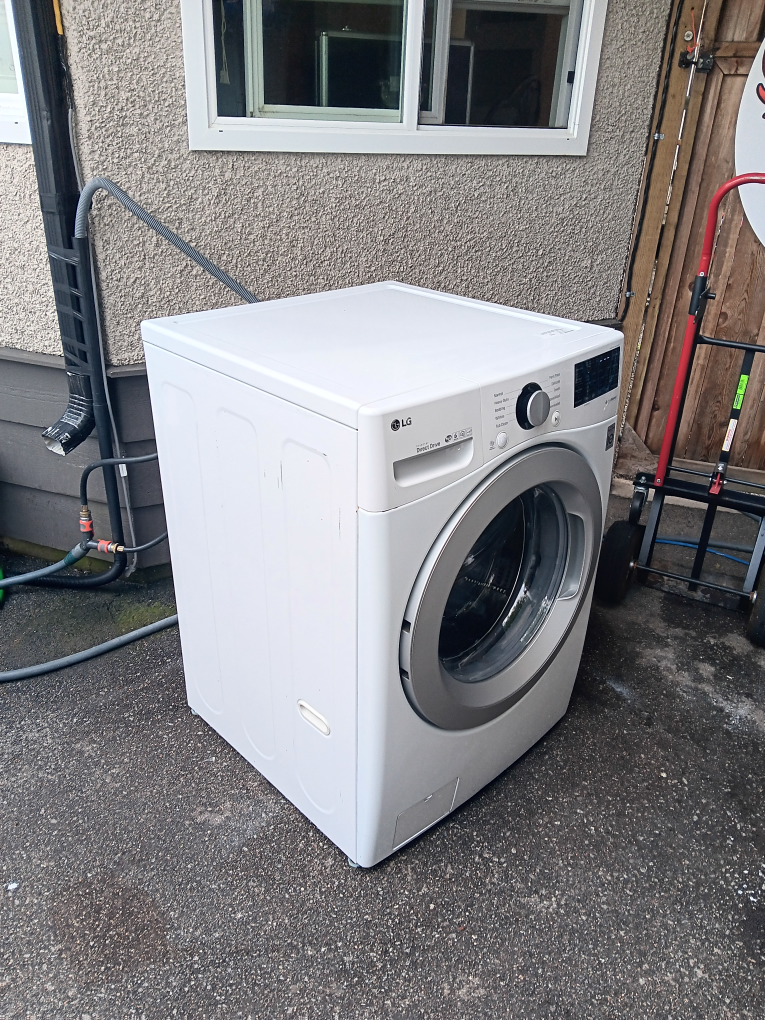 LG Front Load Washing Machine - photo 2