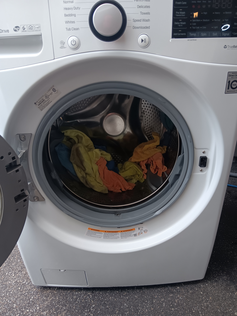 LG Front Load Washing Machine - photo 3