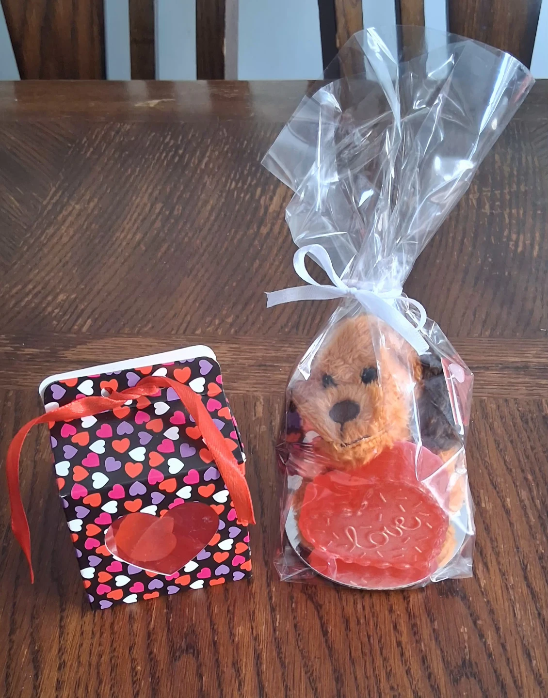 Heart shaped soaps with "love" inscription - photo 5