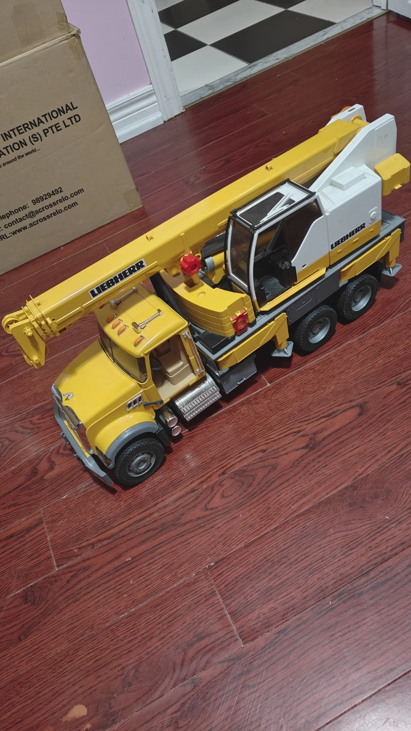 Liebherr Mobile Crane Toy Truck - photo 4