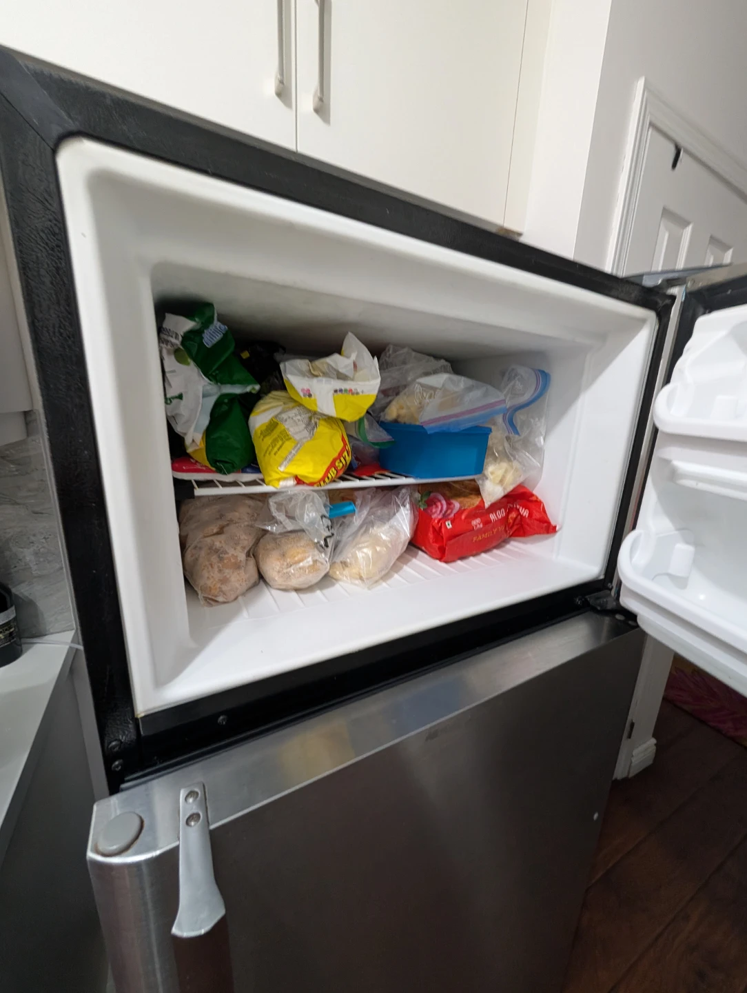 Frigidaire Refrigerator - photo 2